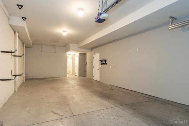 1238 Elsinore Avenue, Cincinnati, OH 45202