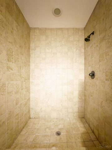 1238 Elsinore Avenue, Cincinnati, OH 45202