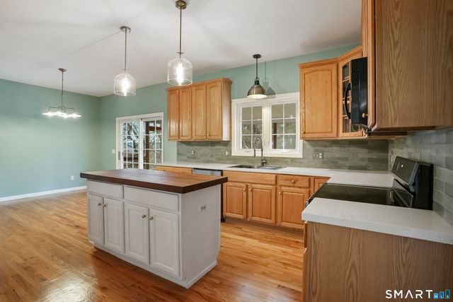 72 Perry Hill Road, Shelton, CT 06484