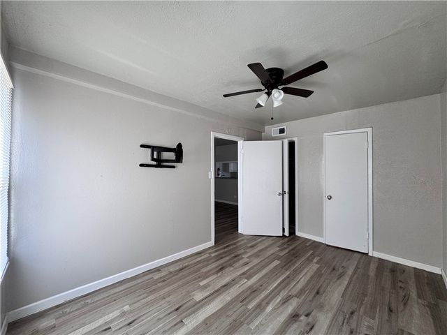 3120 Santa Fe St 18, Corpus Christi, TX 78404