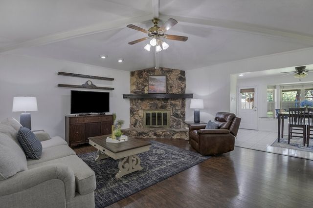 109 Spring Hill Road, Red Oak, TX 75154