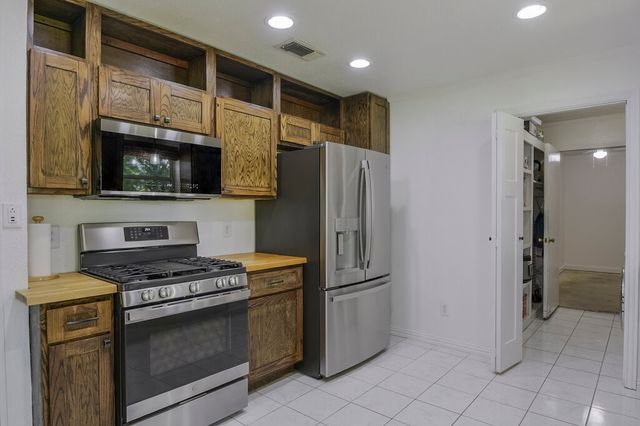 109 Spring Hill Road, Red Oak, TX 75154