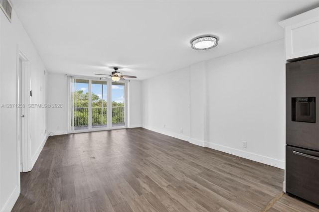 250 Jacaranda Drive 703, Plantation, FL 33324