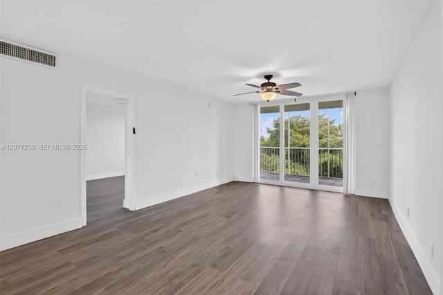 250 Jacaranda Drive 703, Plantation, FL 33324