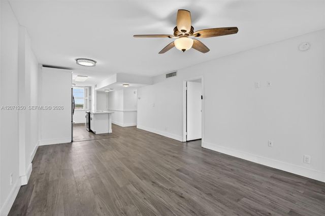 250 Jacaranda Drive 703, Plantation, FL 33324
