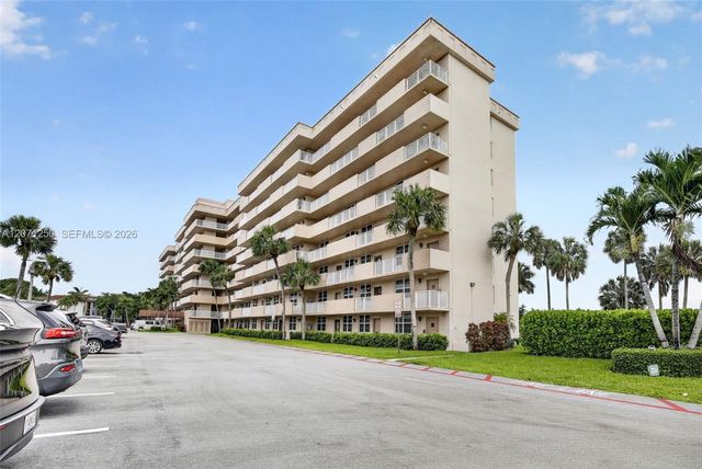250 Jacaranda Drive 703, Plantation, FL 33324