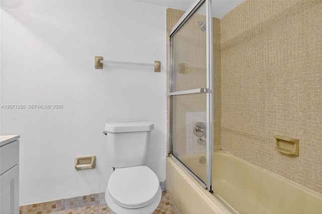 250 Jacaranda Drive 703, Plantation, FL 33324