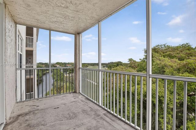 250 Jacaranda Drive 703, Plantation, FL 33324