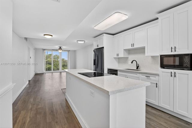 250 Jacaranda Drive 703, Plantation, FL 33324