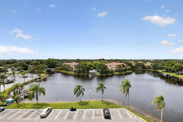 250 Jacaranda Drive 703, Plantation, FL 33324
