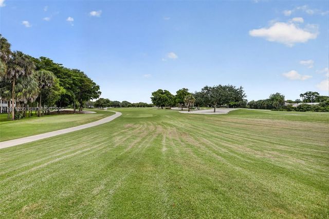 250 Jacaranda Drive 703, Plantation, FL 33324