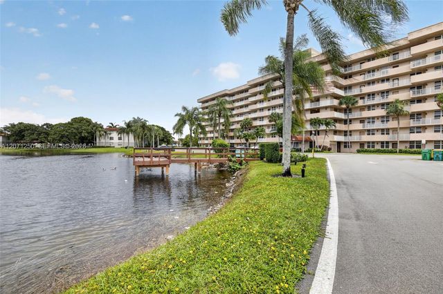 250 Jacaranda Drive 703, Plantation, FL 33324