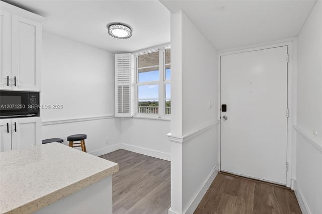 250 Jacaranda Drive 703, Plantation, FL 33324