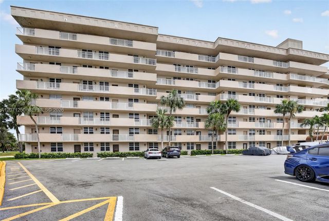 250 Jacaranda Drive 703, Plantation, FL 33324