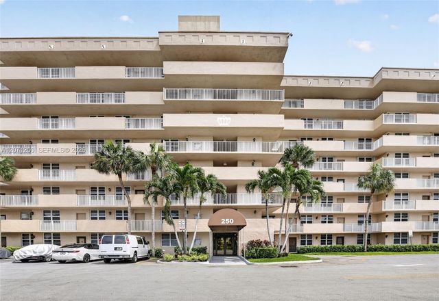 250 Jacaranda Drive 703, Plantation, FL 33324