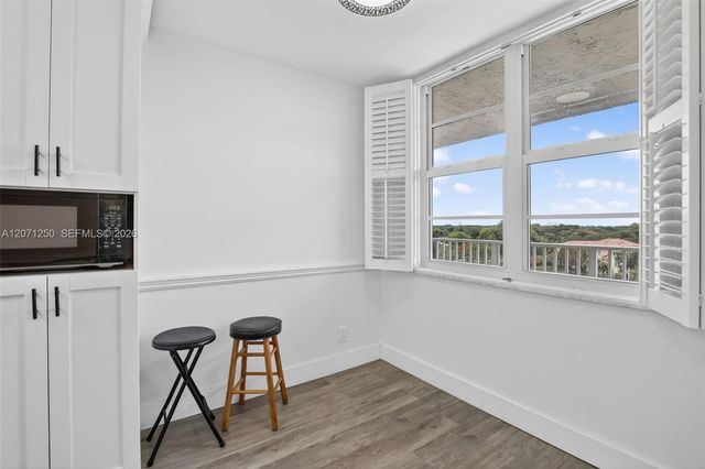 250 Jacaranda Drive 703, Plantation, FL 33324