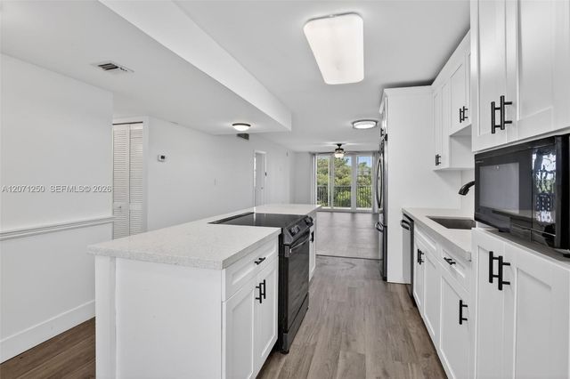 250 Jacaranda Drive 703, Plantation, FL 33324