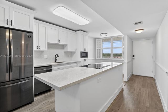 250 Jacaranda Drive 703, Plantation, FL 33324