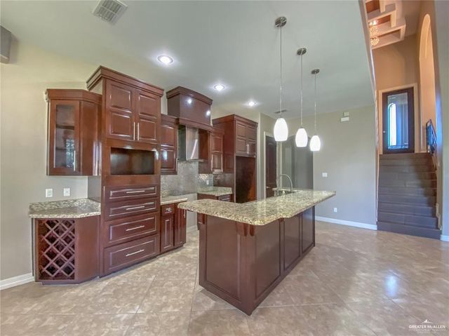 723 Mia Rose Lane, Alamo, TX 78516