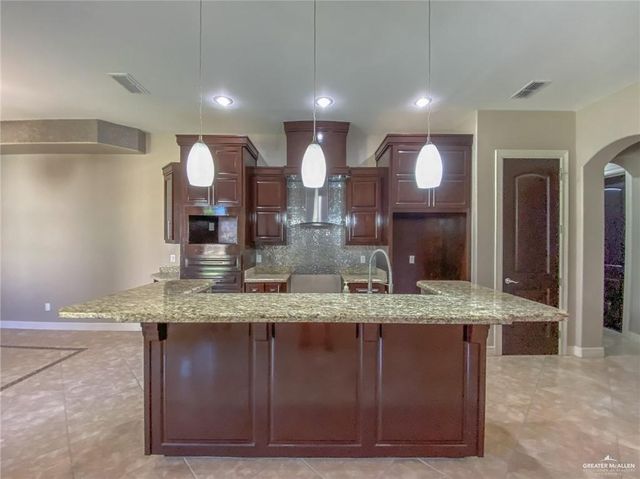 723 Mia Rose Lane, Alamo, TX 78516