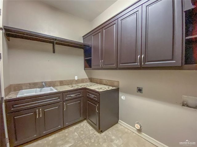723 Mia Rose Lane, Alamo, TX 78516