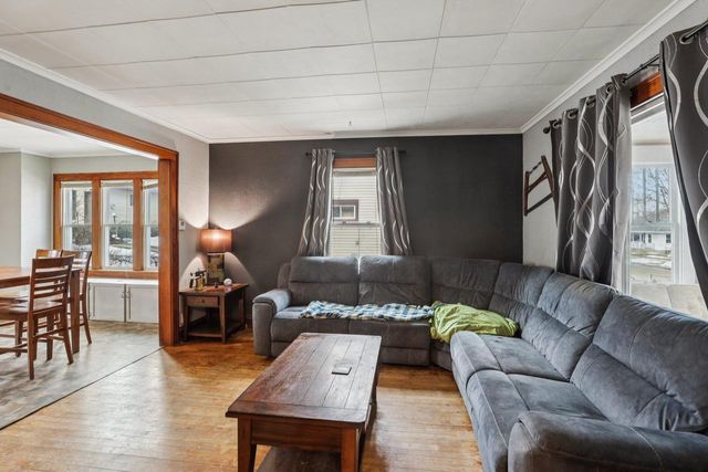 916 Prospect Avenue, Portage, WI 53901