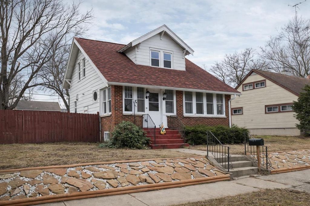 916 Prospect Avenue, Portage, WI 53901