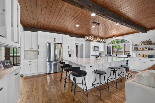 38 N Holly Avenue, Fox Lake, IL 60020