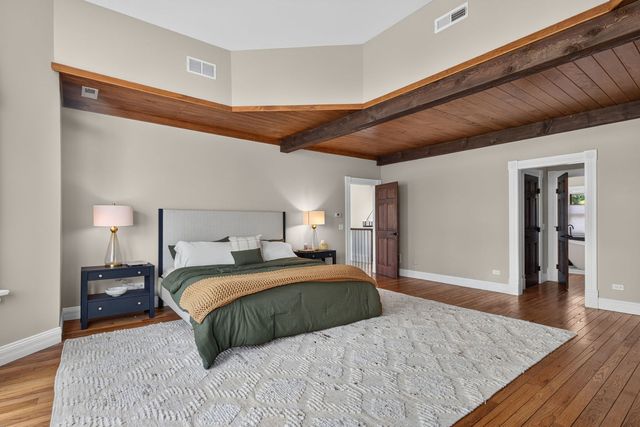 38 N Holly Avenue, Fox Lake, IL 60020