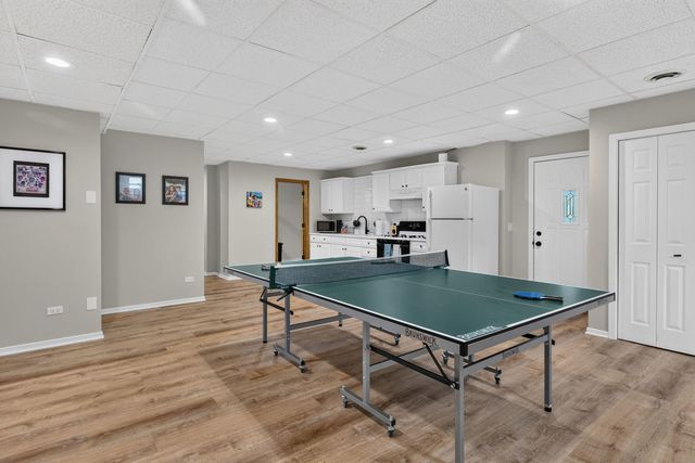 38 N Holly Avenue, Fox Lake, IL 60020