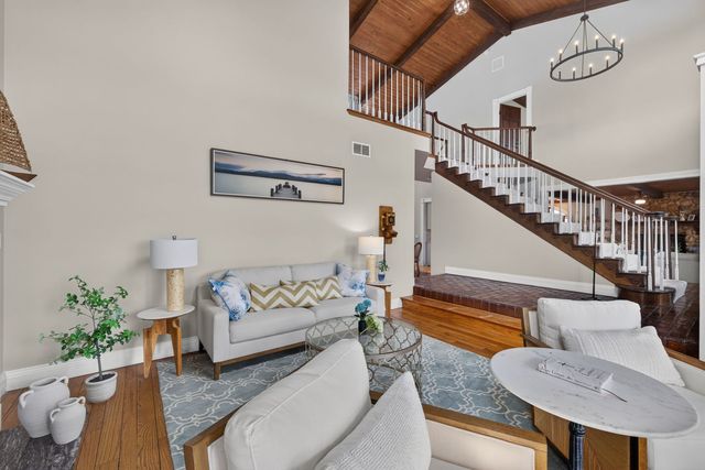 38 N Holly Avenue, Fox Lake, IL 60020