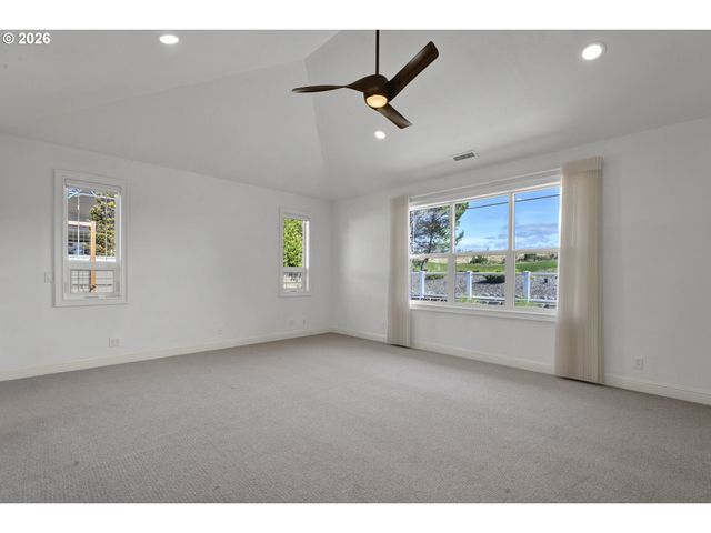 2116 E WILLOW Loop, Florence, OR 97439