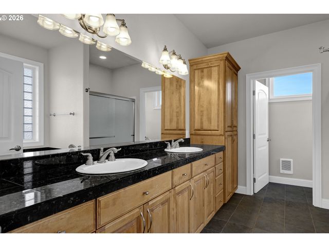 2116 E WILLOW Loop, Florence, OR 97439