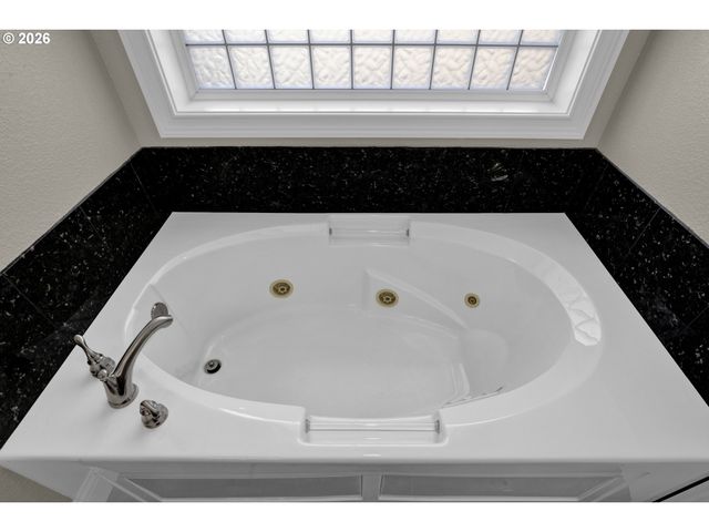 2116 E WILLOW Loop, Florence, OR 97439