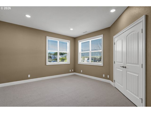 2116 E WILLOW Loop, Florence, OR 97439