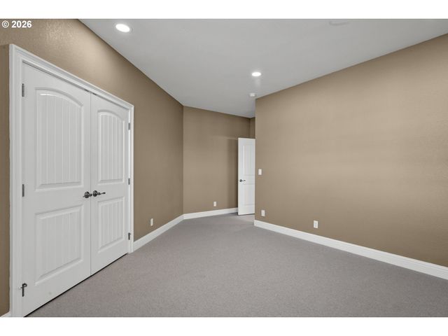 2116 E WILLOW Loop, Florence, OR 97439