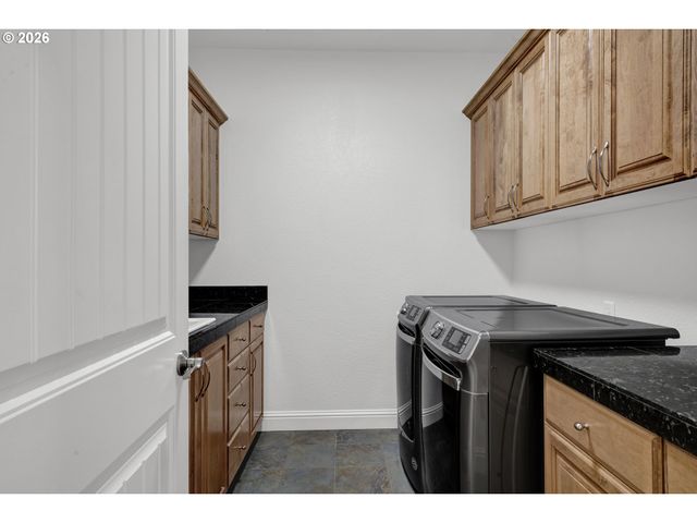 2116 E WILLOW Loop, Florence, OR 97439