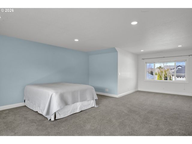 2116 E WILLOW Loop, Florence, OR 97439