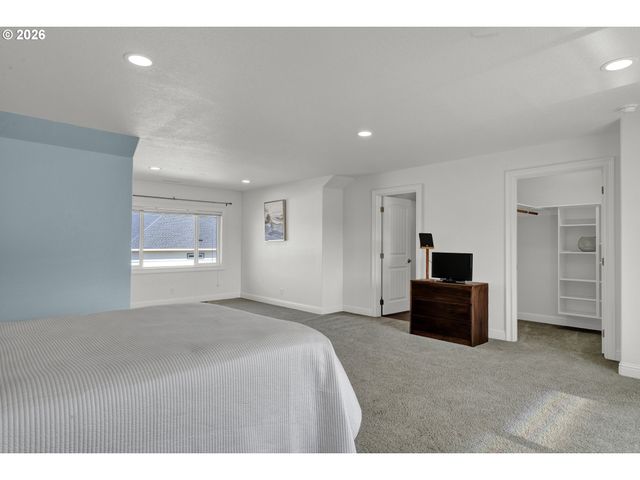 2116 E WILLOW Loop, Florence, OR 97439