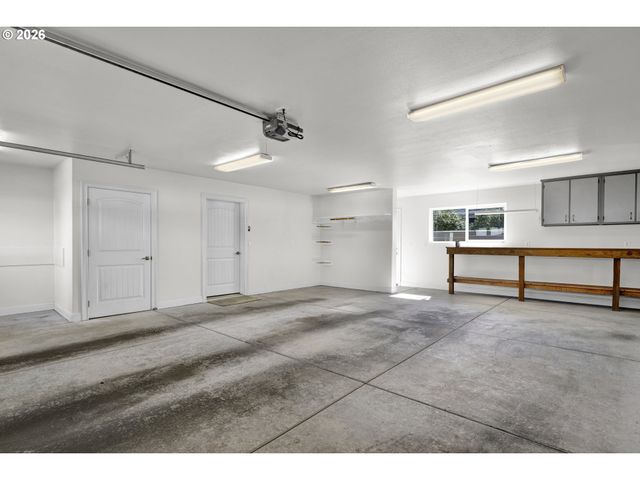 2116 E WILLOW Loop, Florence, OR 97439