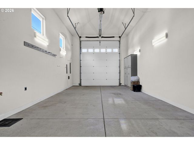 2116 E WILLOW Loop, Florence, OR 97439