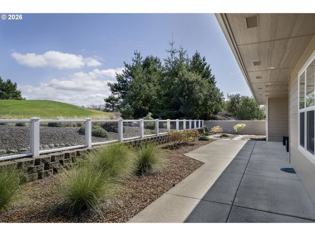 2116 E WILLOW Loop, Florence, OR 97439