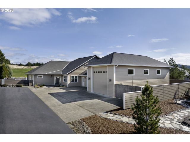 2116 E WILLOW Loop, Florence, OR 97439