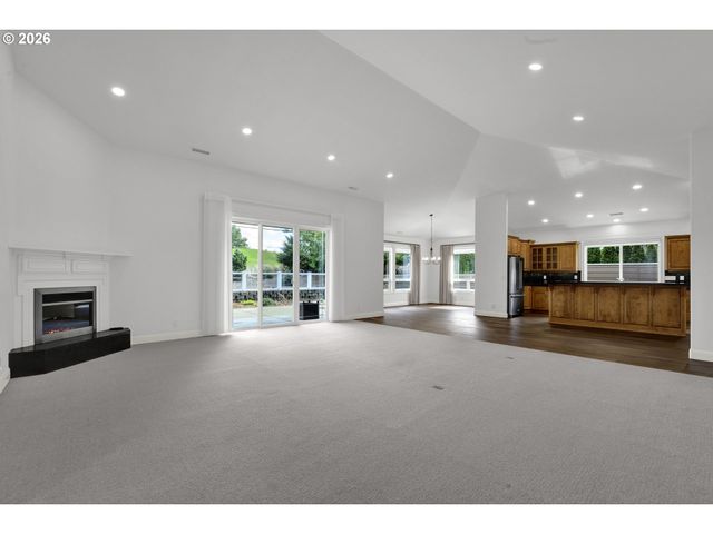 2116 E WILLOW Loop, Florence, OR 97439