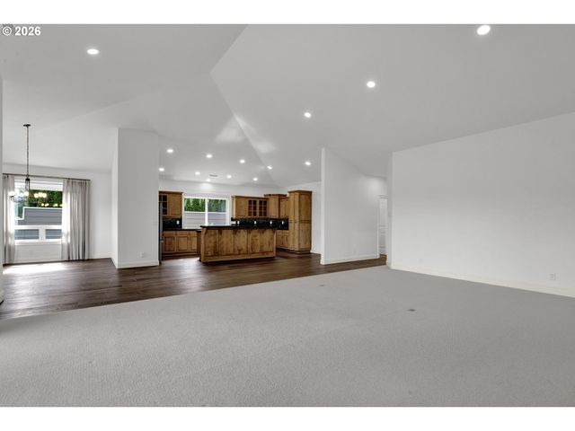 2116 E WILLOW Loop, Florence, OR 97439