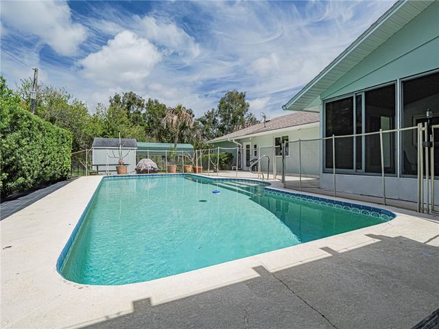 595 45th Court, Vero Beach, FL 32968