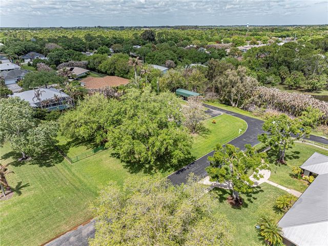 595 45th Court, Vero Beach, FL 32968