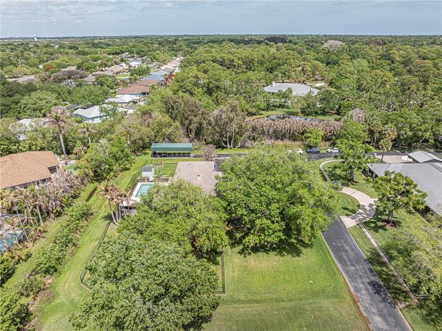 595 45th Court, Vero Beach, FL 32968
