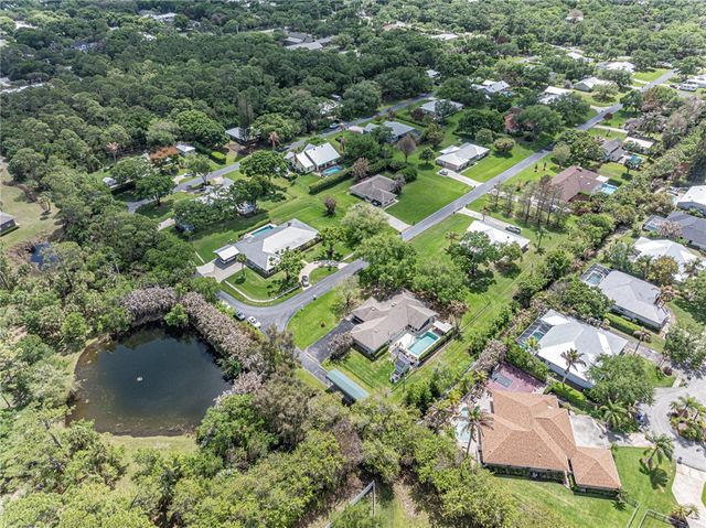 595 45th Court, Vero Beach, FL 32968