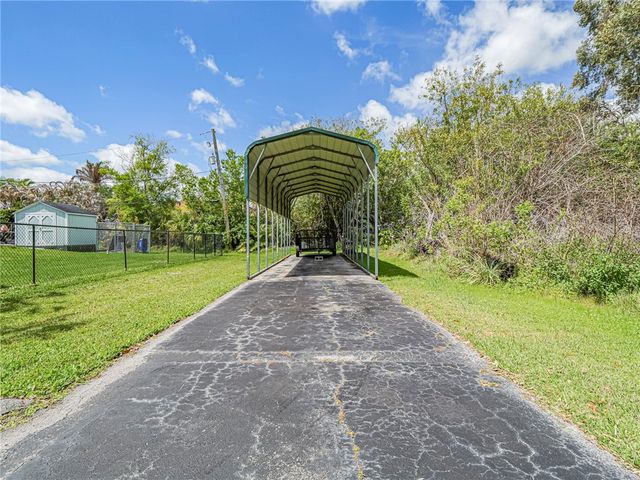 595 45th Court, Vero Beach, FL 32968